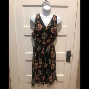 Women’s Sleeveless Floral Dress SZ L